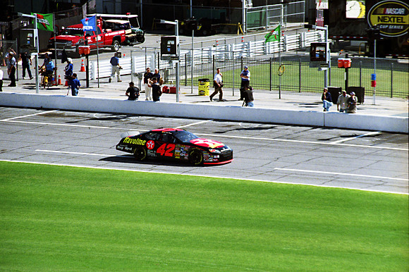 NASCAR Juan Pablo Montoya 42 Texaco/Havoline Dodge Charger qualifying 2007 Daytona 500