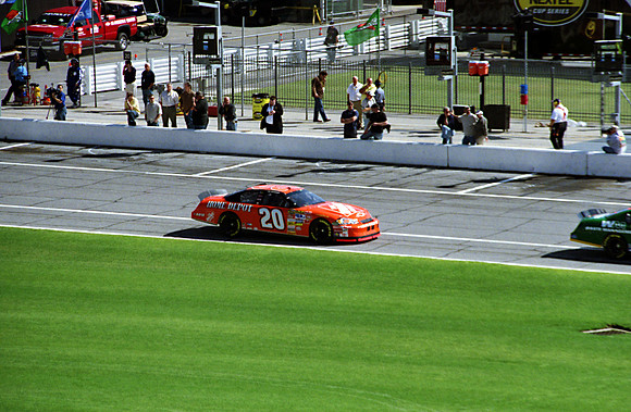 NASCAR Tony Stewart 20 Home Depot Chevy Monte Carlo SS qualifying 2007 Daytona 500