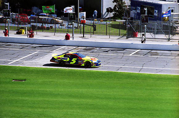 NASCAR Kyle Busch 5 Kellogg's Car Quest Chevy Monte Carlo SS qualifying 2007 Daytona 500